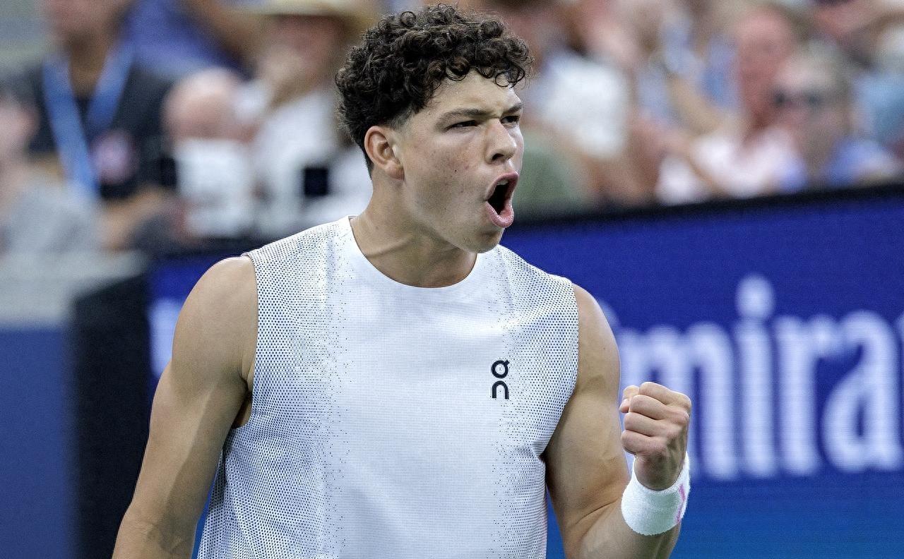 华体会官方包含莎拉波娃与90激战中国队分钟洛杉矶快船临场应变备战全明星赛，孟菲斯灰熊围绕亚冠官宣签约看傻球迷的词条